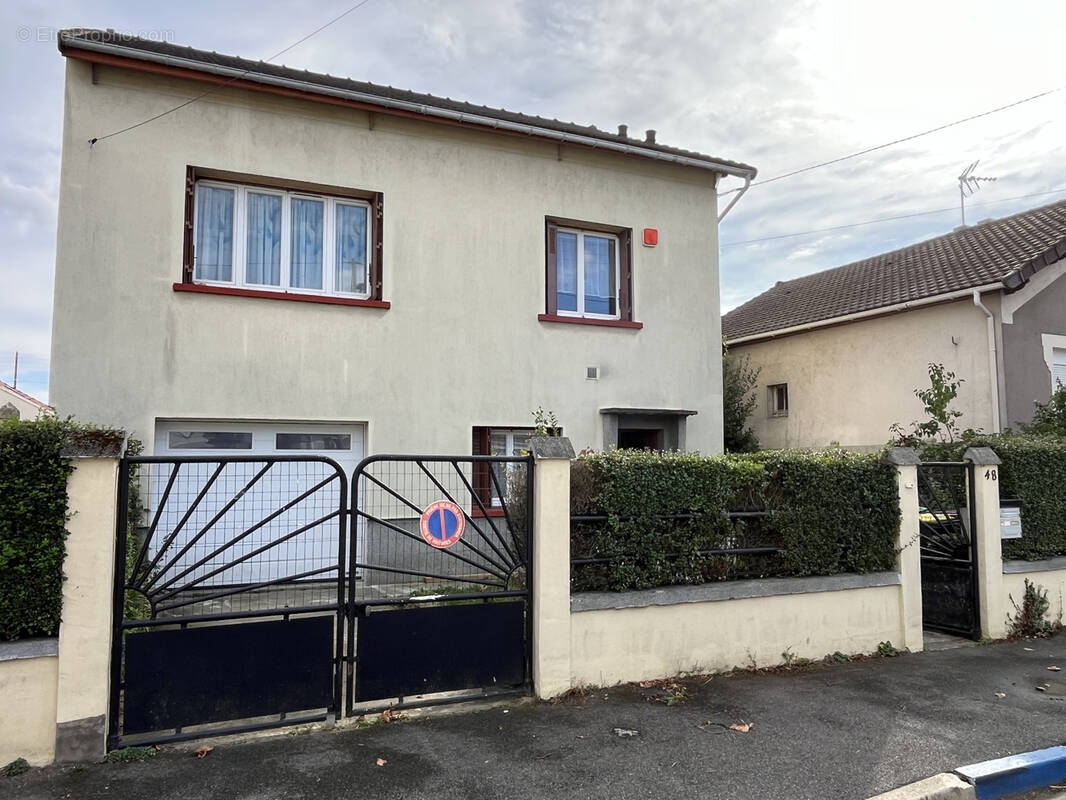 Maison à PARAY-VIEILLE-POSTE