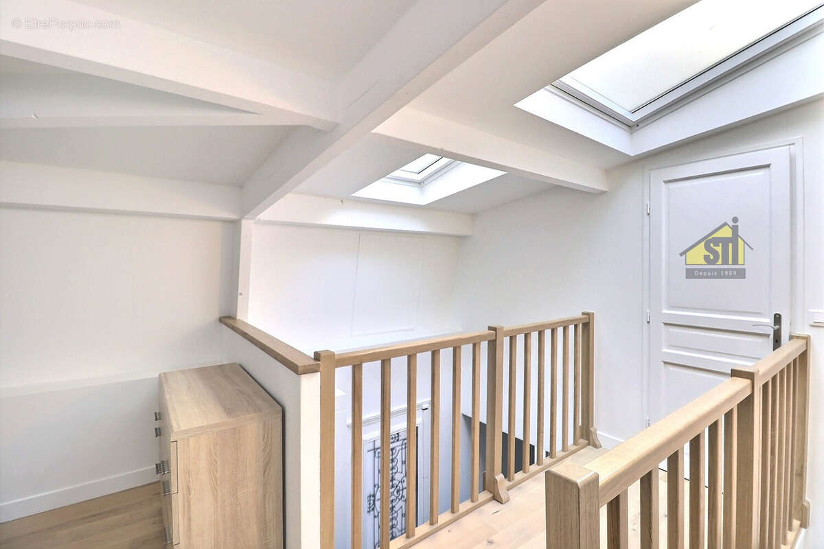 Appartement à PARIS-14E