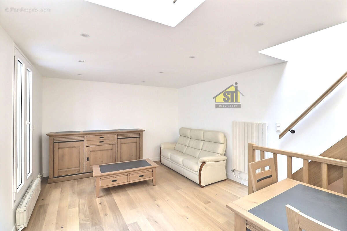 Appartement à PARIS-14E