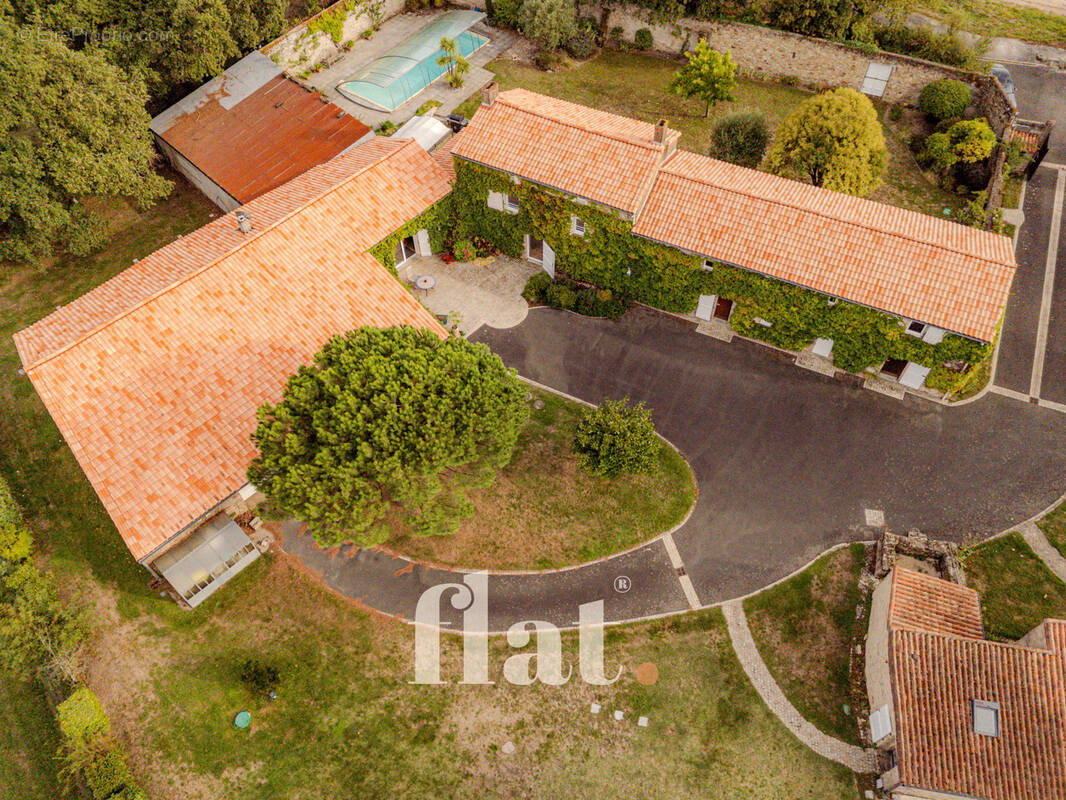 Maison à AIGREFEUILLE-SUR-MAINE