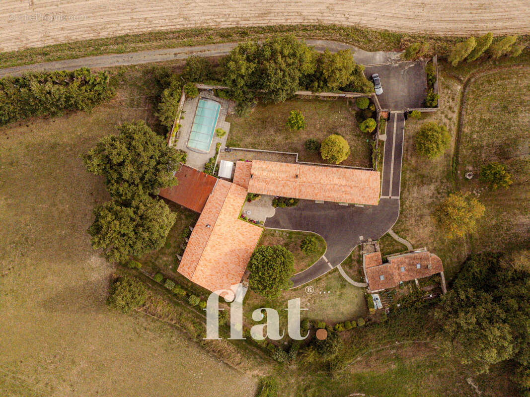 Maison à AIGREFEUILLE-SUR-MAINE