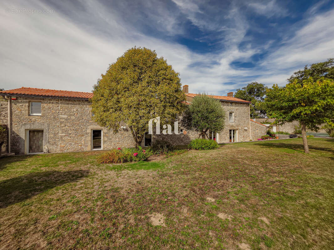 Maison à AIGREFEUILLE-SUR-MAINE