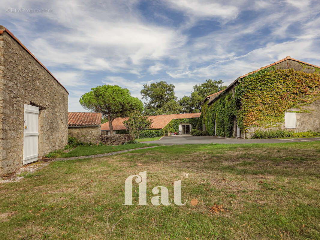 Maison à AIGREFEUILLE-SUR-MAINE