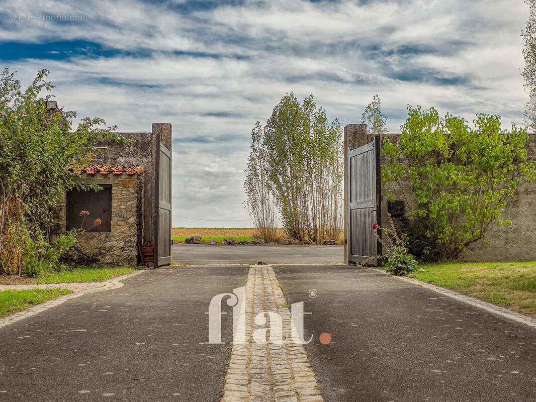 Maison à AIGREFEUILLE-SUR-MAINE