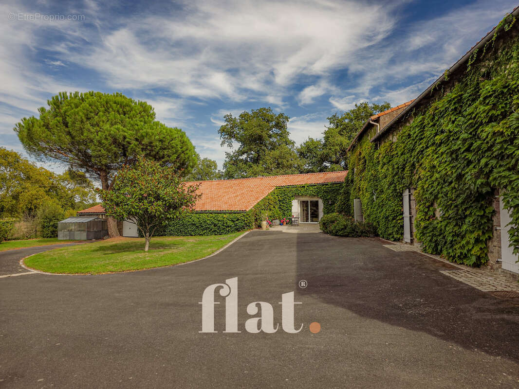 Maison à AIGREFEUILLE-SUR-MAINE