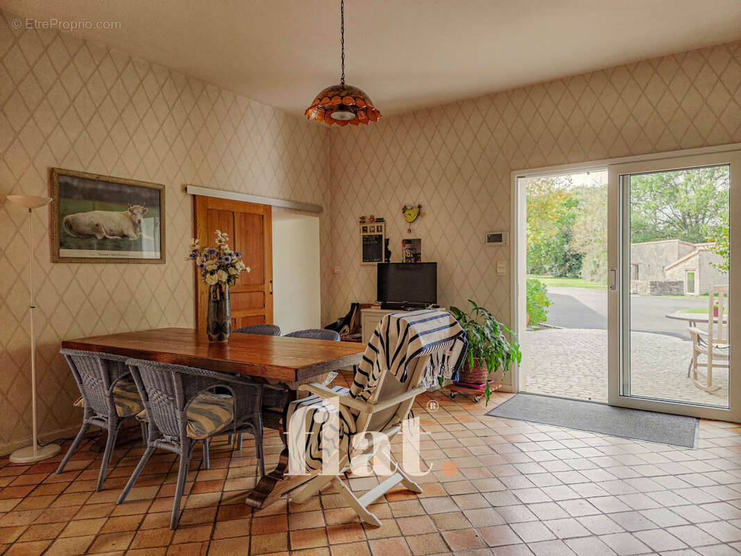 Maison à AIGREFEUILLE-SUR-MAINE