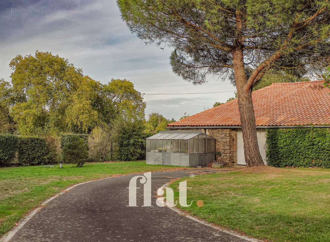 Maison à AIGREFEUILLE-SUR-MAINE