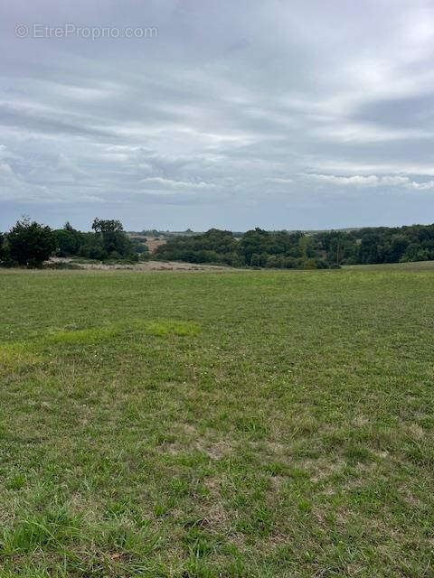 Terrain à SAINT-GERAUD