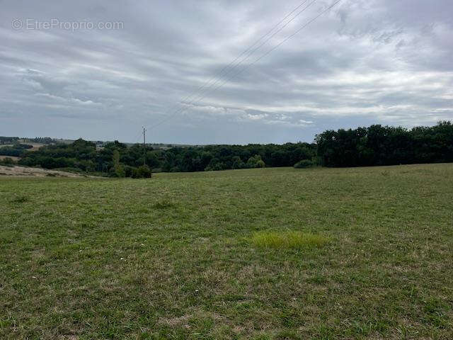 Terrain à SAINT-GERAUD