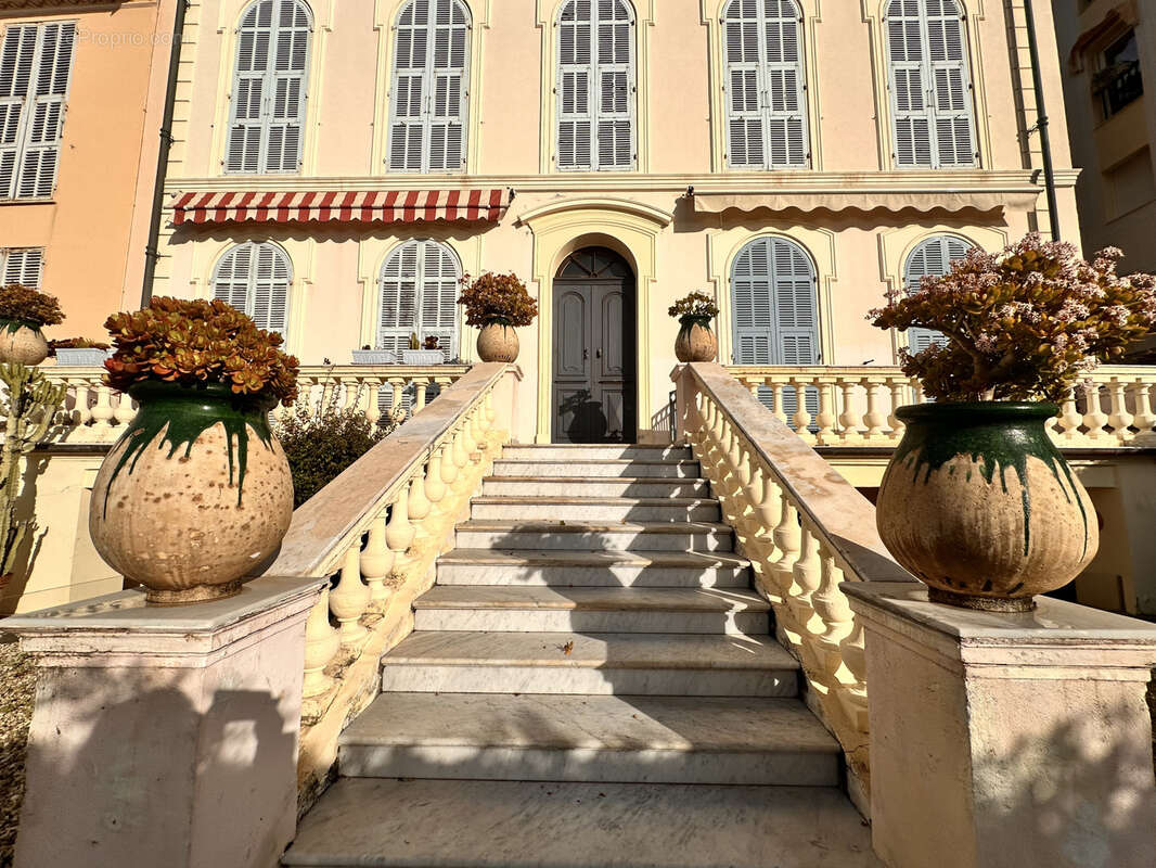 Appartement à MENTON