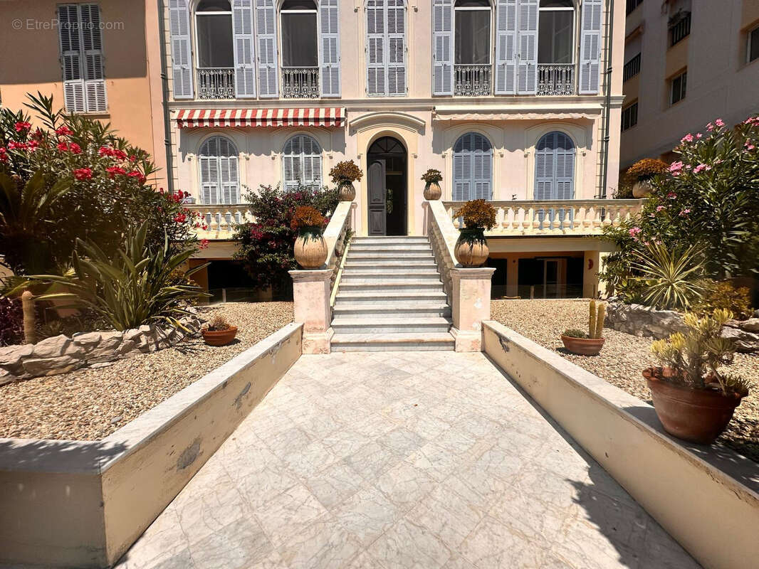 Appartement à MENTON