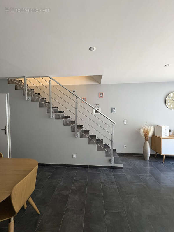 Appartement à BUCHERES