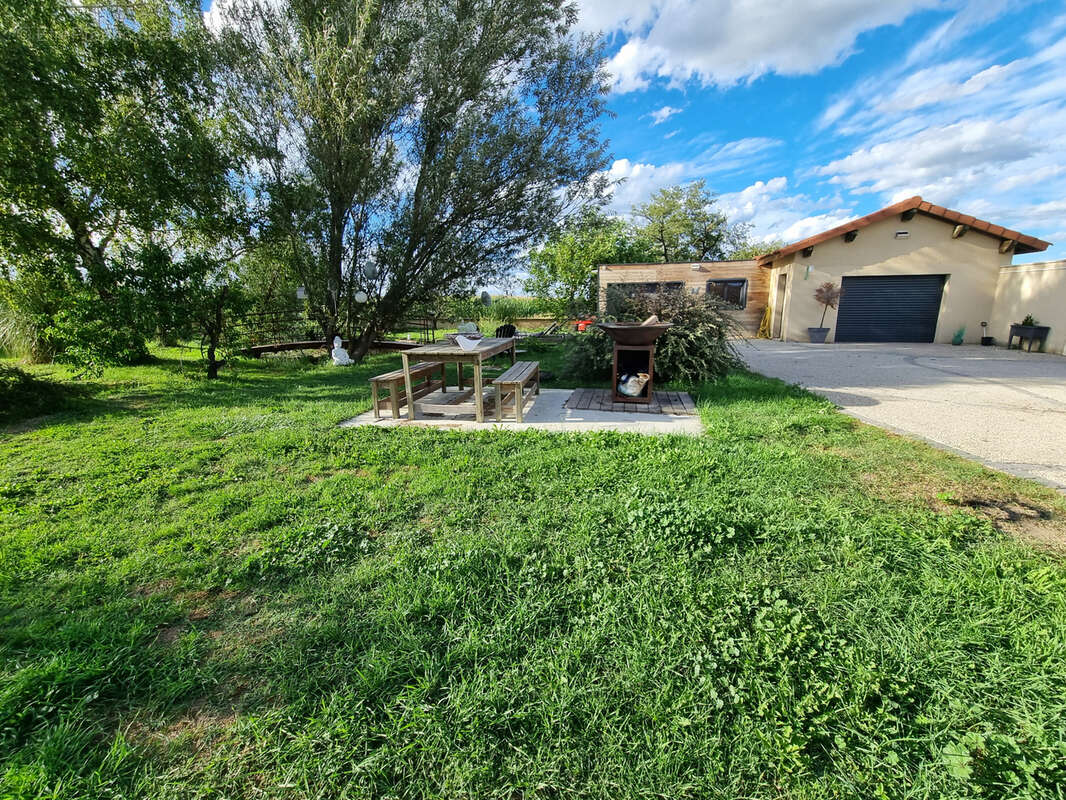 Maison à SAINT-ROMAIN-LE-PUY