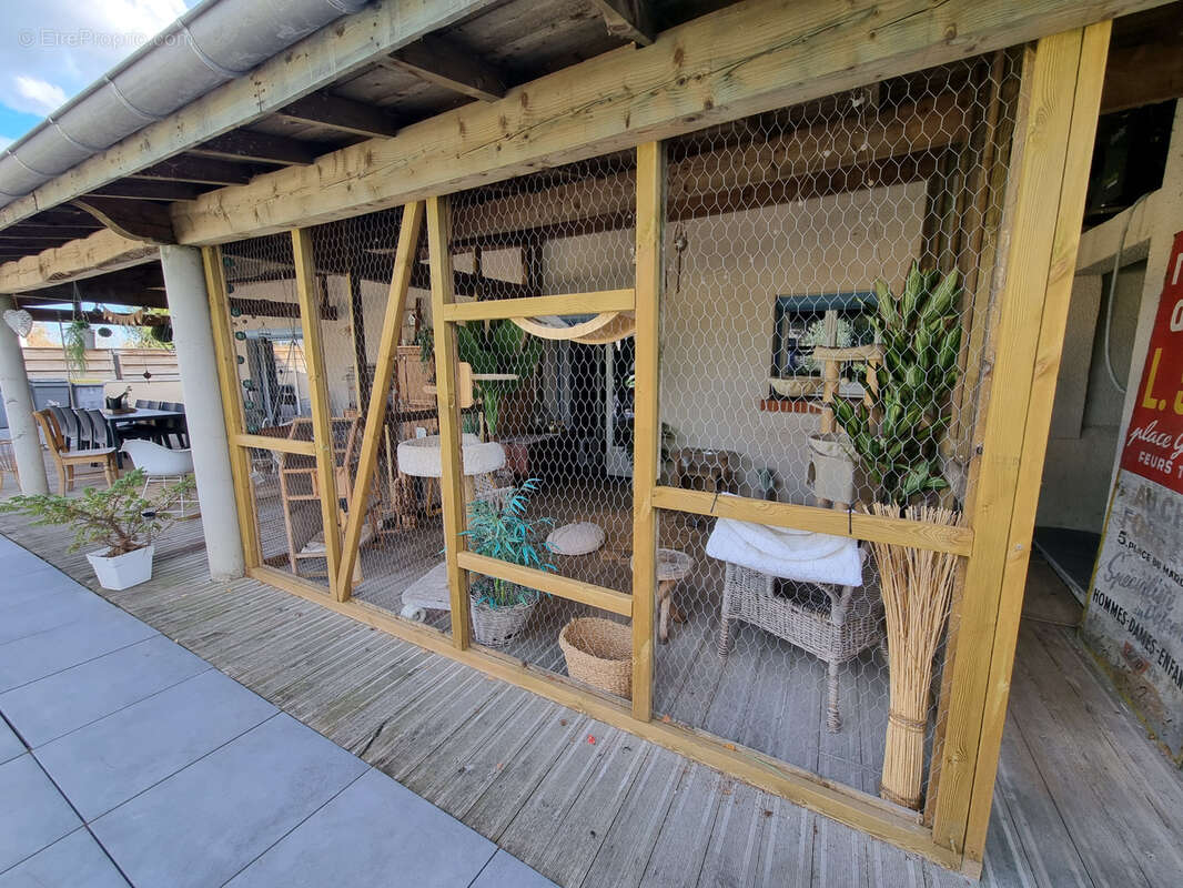 Maison à SAINT-ROMAIN-LE-PUY