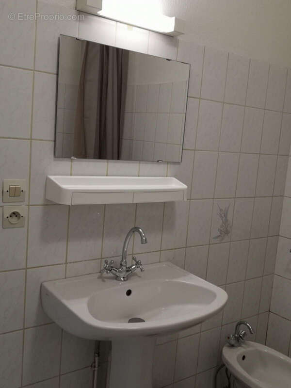 Maison à MONTAIGU-DE-QUERCY