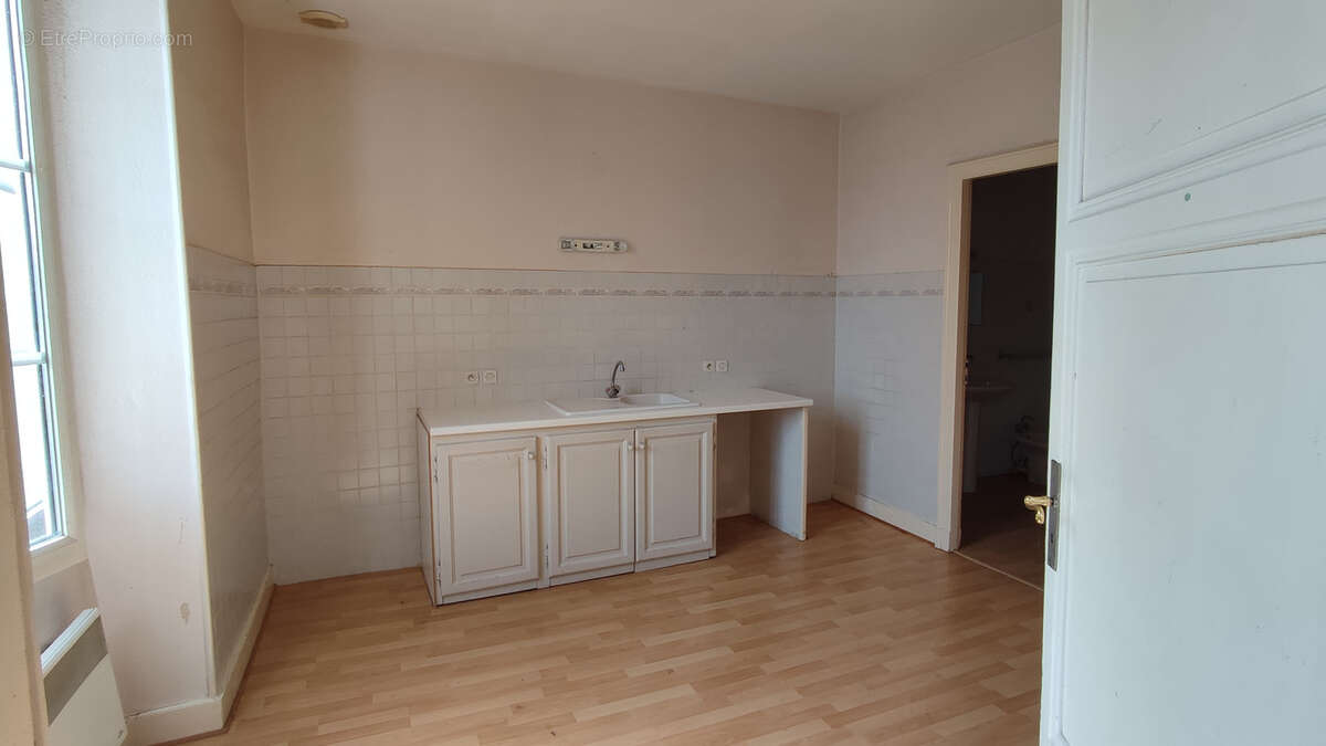 Maison à MONTAIGU-DE-QUERCY