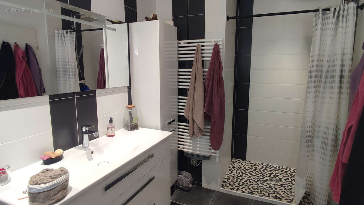 Maison à MONTAIGU-DE-QUERCY