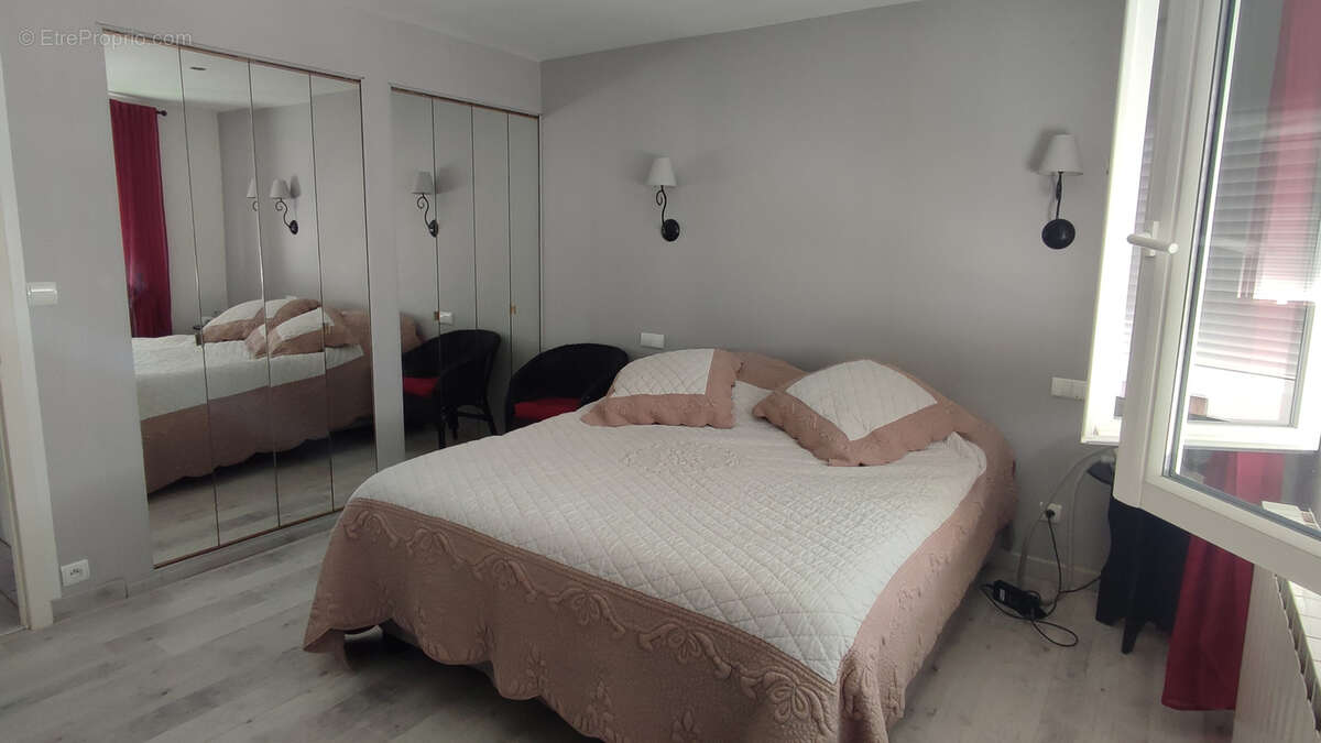 Maison à MONTAIGU-DE-QUERCY