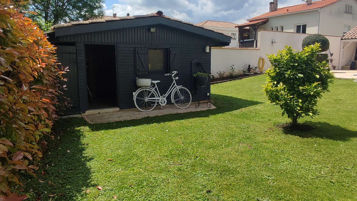 Maison à MONTAIGU-DE-QUERCY