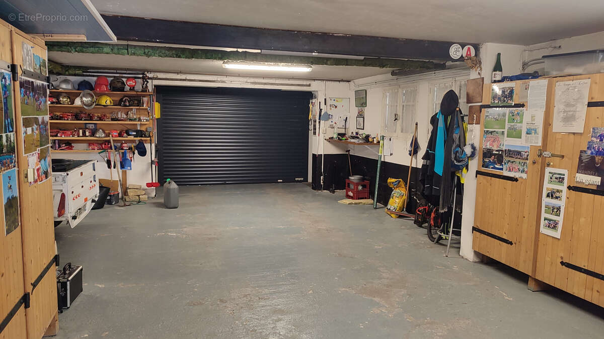 Maison à MONTAIGU-DE-QUERCY