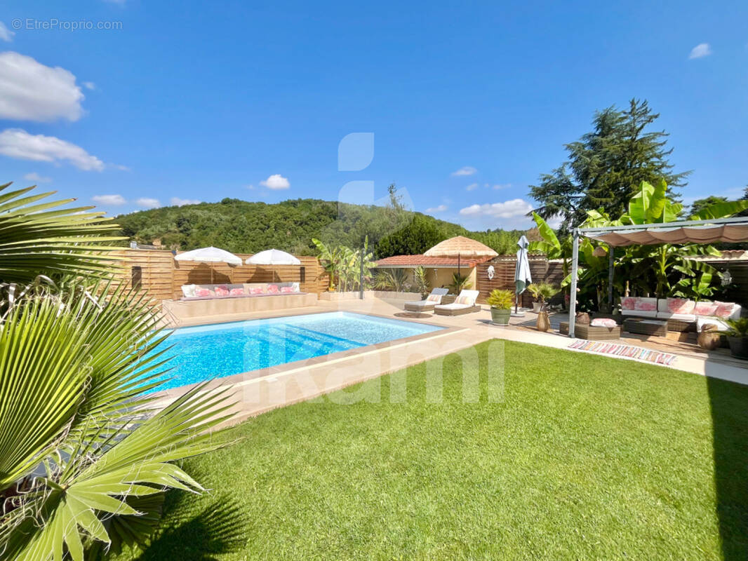 Maison à CHARMES-SUR-L&#039;HERBASSE