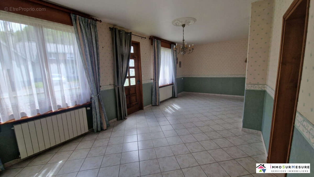 Maison à QUOEUX-HAUT-MAINIL