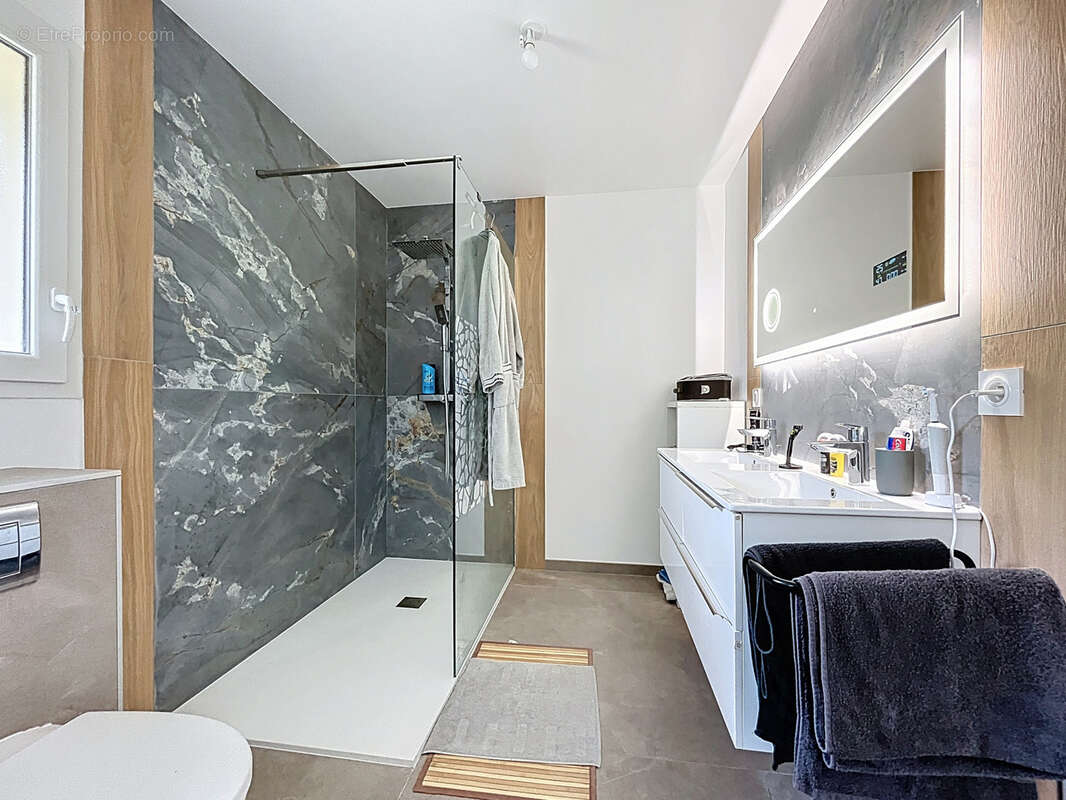 Maison à DRUMETTAZ-CLARAFOND