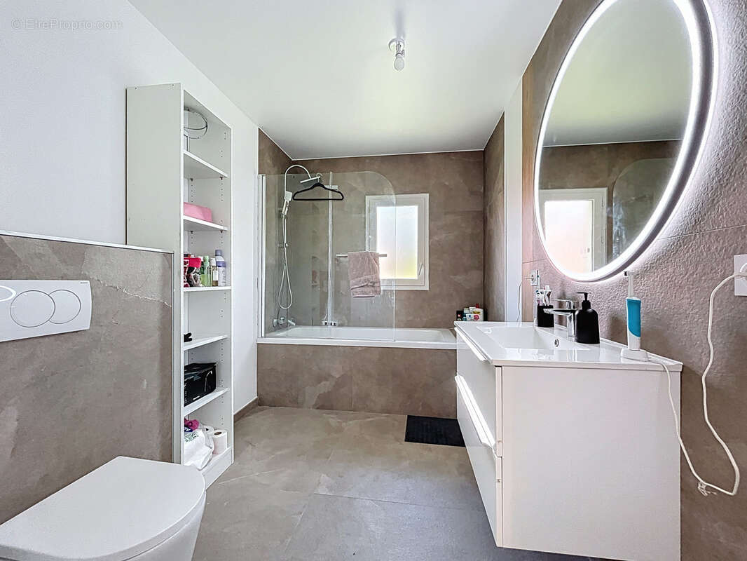 Maison à DRUMETTAZ-CLARAFOND