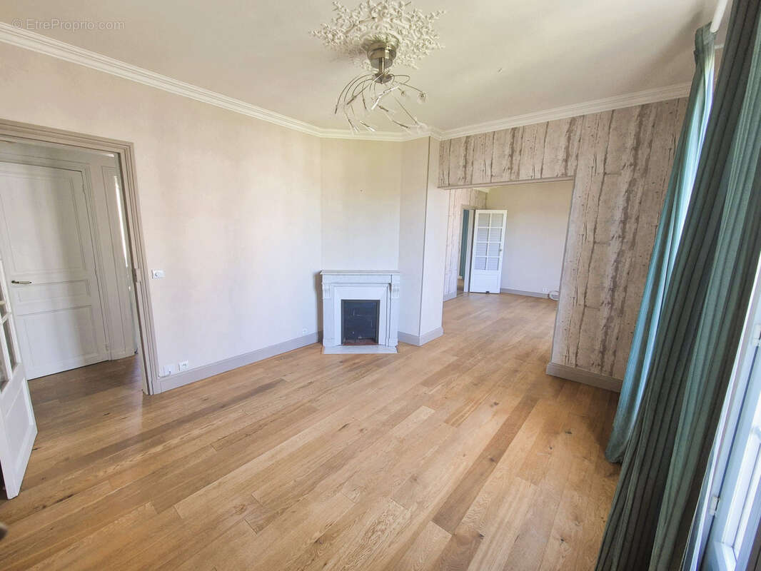 Appartement à NOGENT-SUR-MARNE