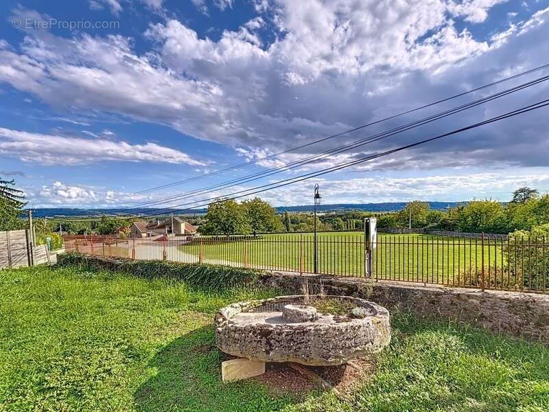 Maison à SAINT-MARCEL-BEL-ACCUEIL