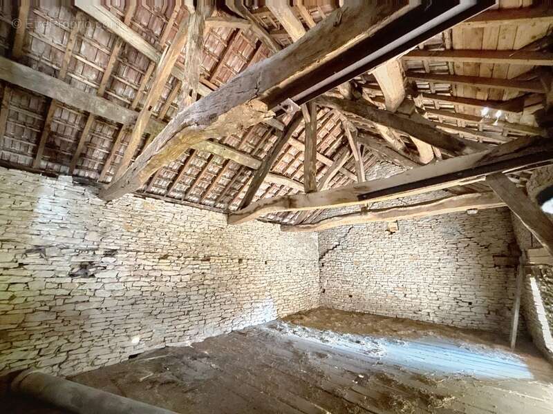 Maison à SAINT-MARCEL-BEL-ACCUEIL