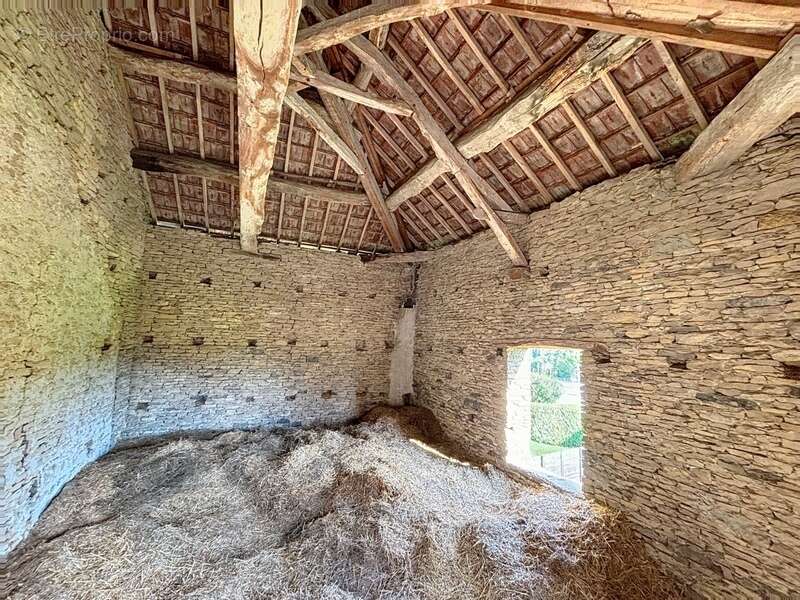 Maison à SAINT-MARCEL-BEL-ACCUEIL