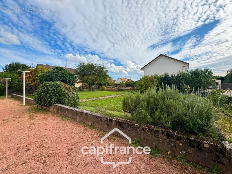 Maison à SAINT-MARCEL