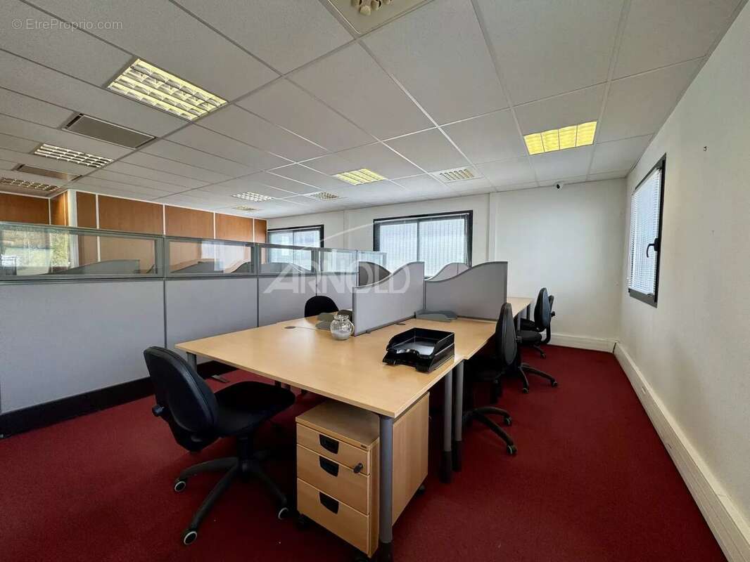 Commerce à BASSE-GOULAINE