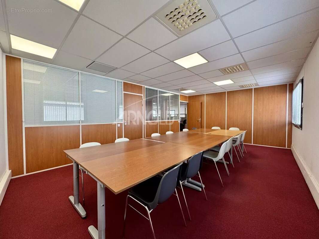 Commerce à BASSE-GOULAINE