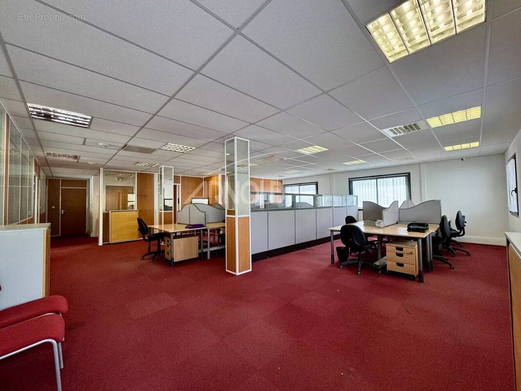 Commerce à BASSE-GOULAINE