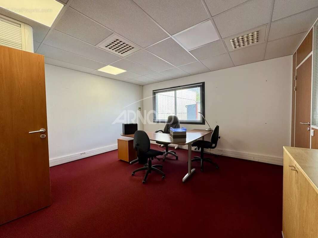 Commerce à BASSE-GOULAINE