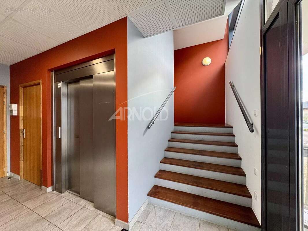 Commerce à BASSE-GOULAINE