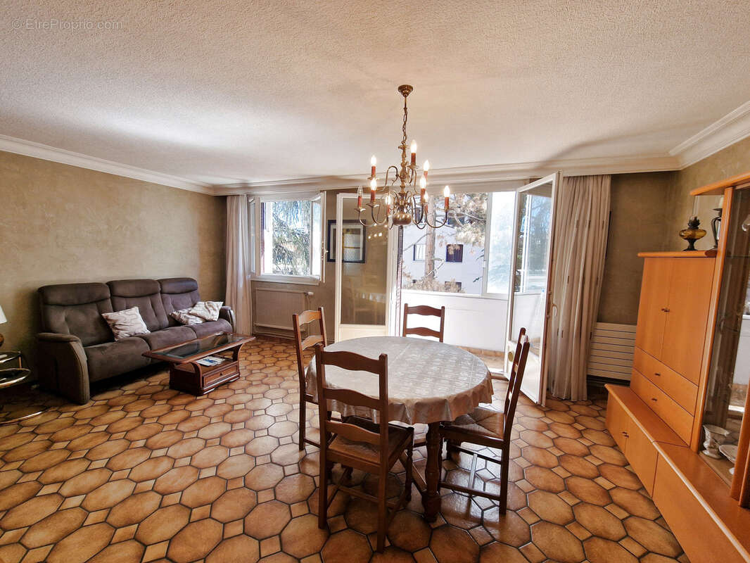 Appartement à LYON-8E