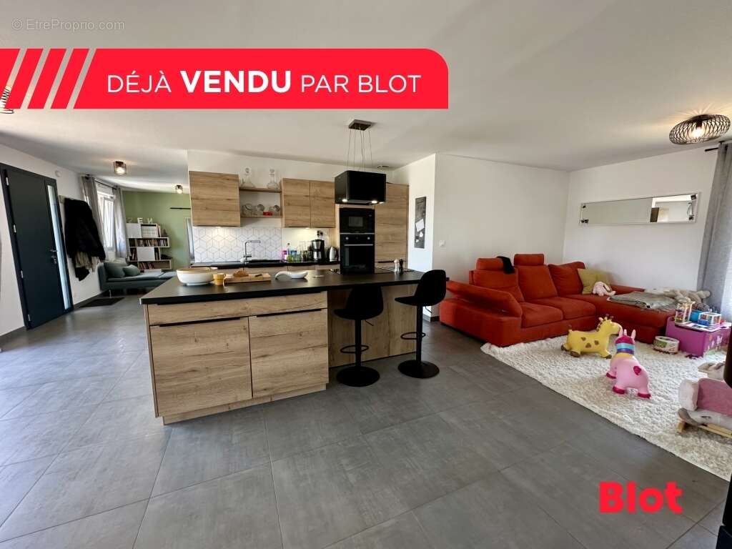 Maison à MONTFORT-SUR-MEU