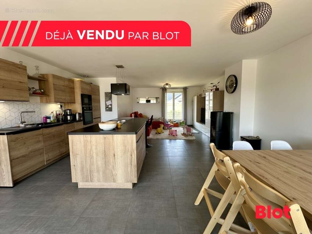 Maison à MONTFORT-SUR-MEU