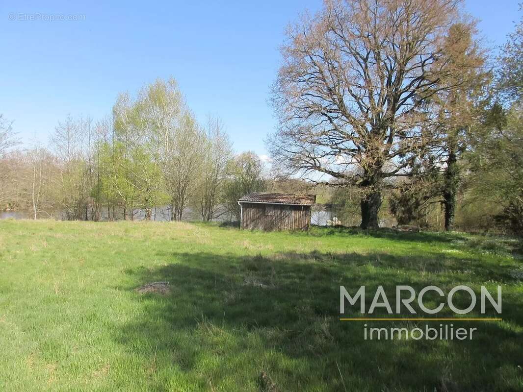 Terrain à COLONDANNES