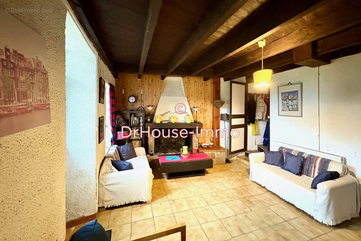 Maison à LES MARTYS