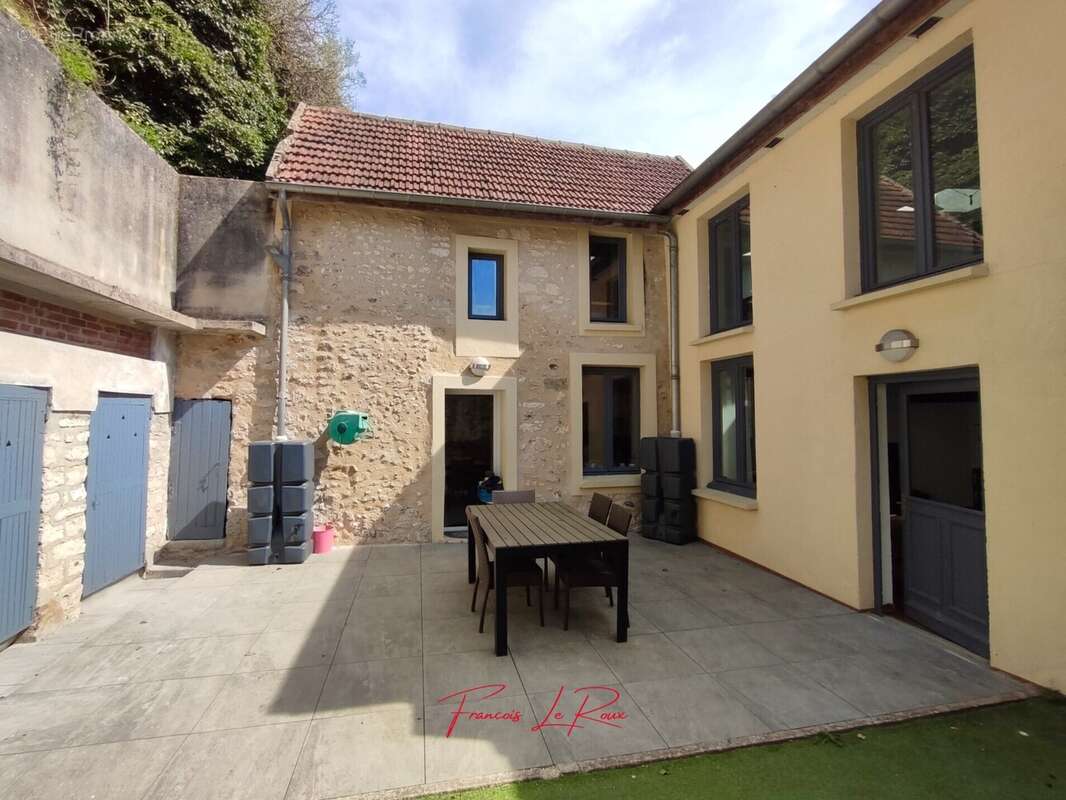 Maison à BENNECOURT