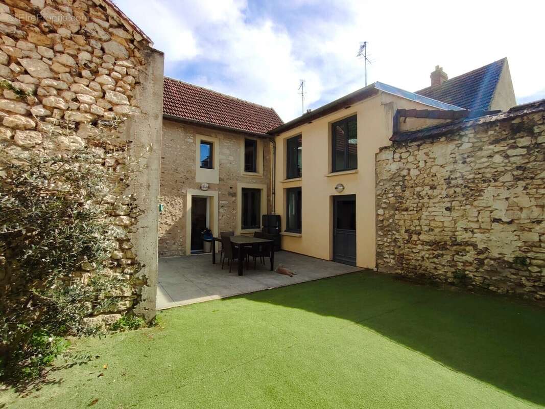 Maison à BENNECOURT