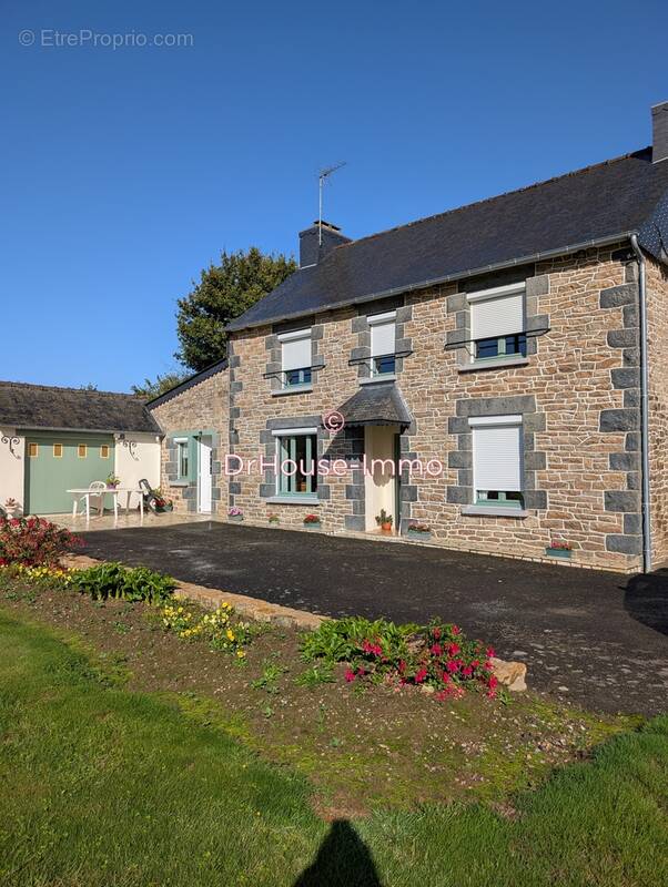 Maison à SAINT-VRAN