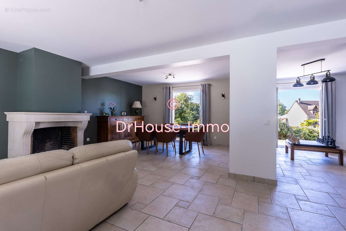 Maison à PRUNAY-LE-TEMPLE