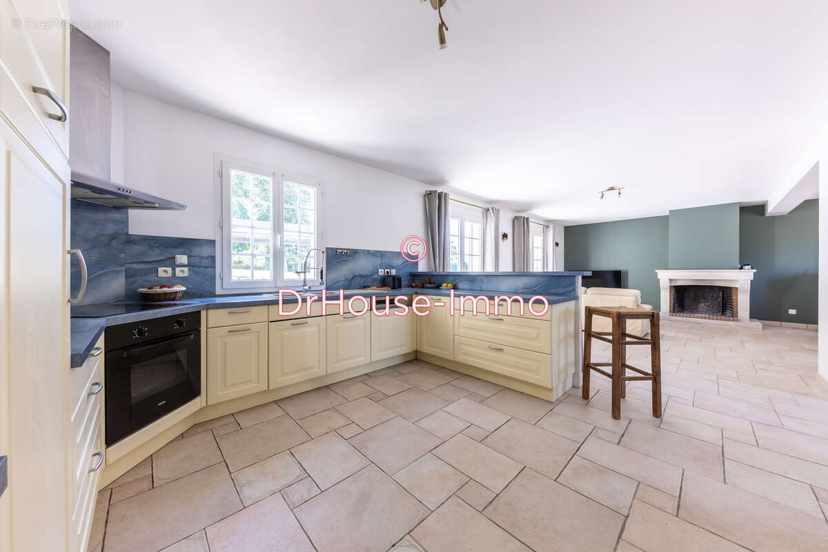 Maison à PRUNAY-LE-TEMPLE