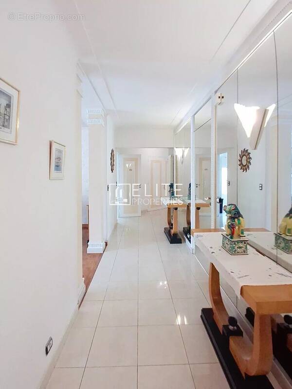 Appartement à LE CANNET