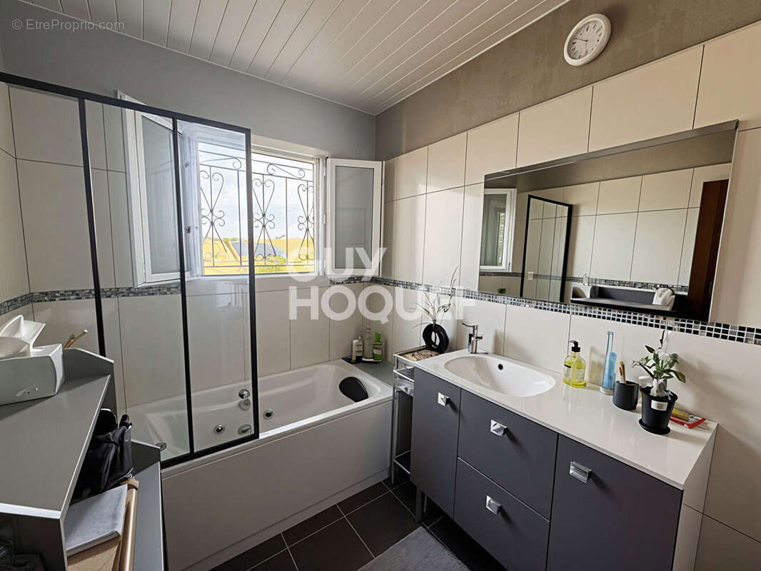 Maison à SAINT-PAUL-LES-FONTS